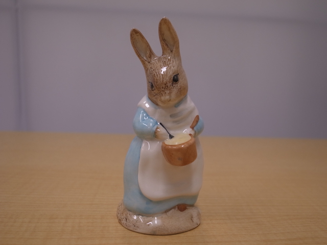 ROYAL ALBERT Mrs Rabbit cooking 1992年陶器製フィギュア