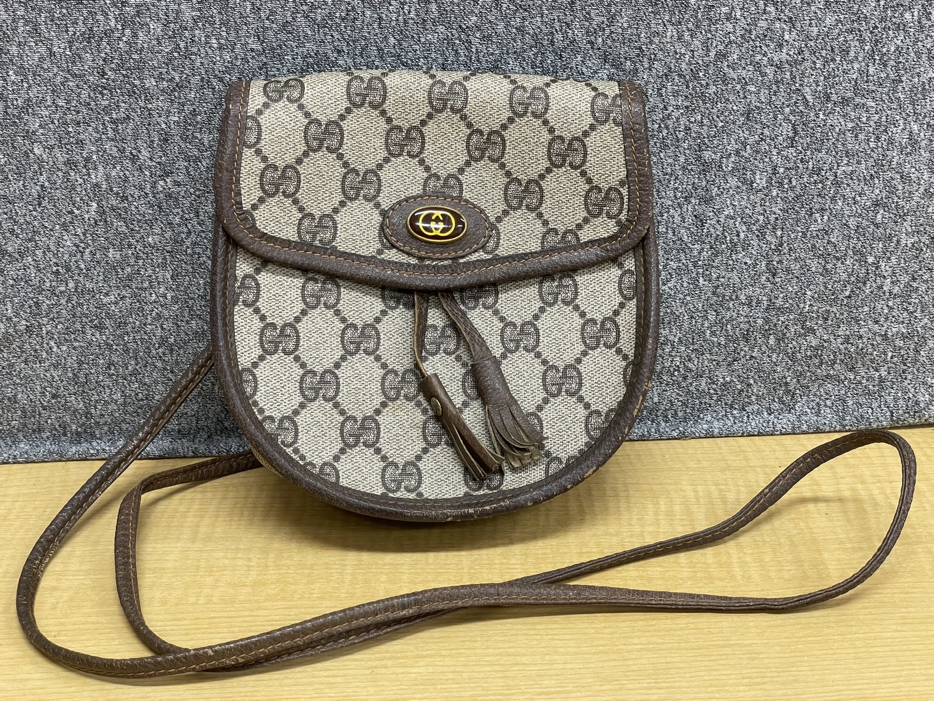 GUCCI 001・18・126 GGプラスショルダーバッグ