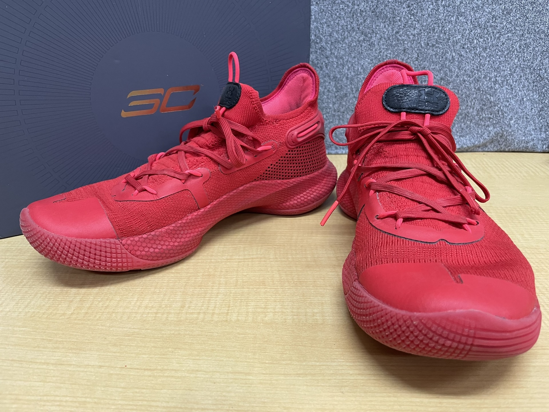 Under Armour 3020612-603 Curry 6 Heart Of The Town