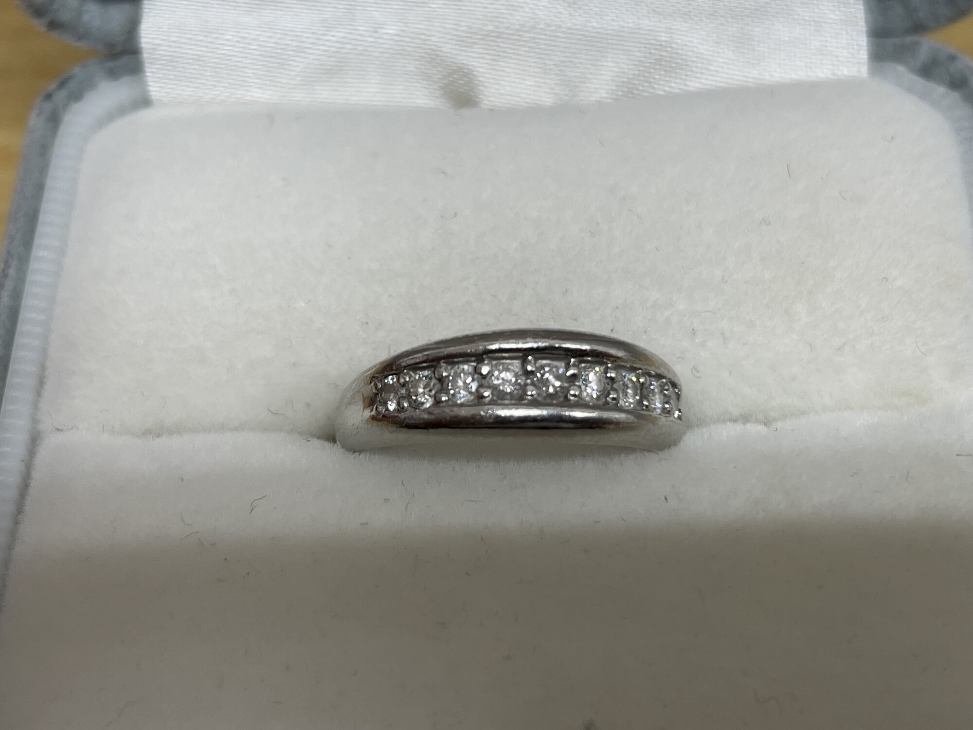 プラチナ一文字ダイヤモンドリング ダイヤ0.3ct