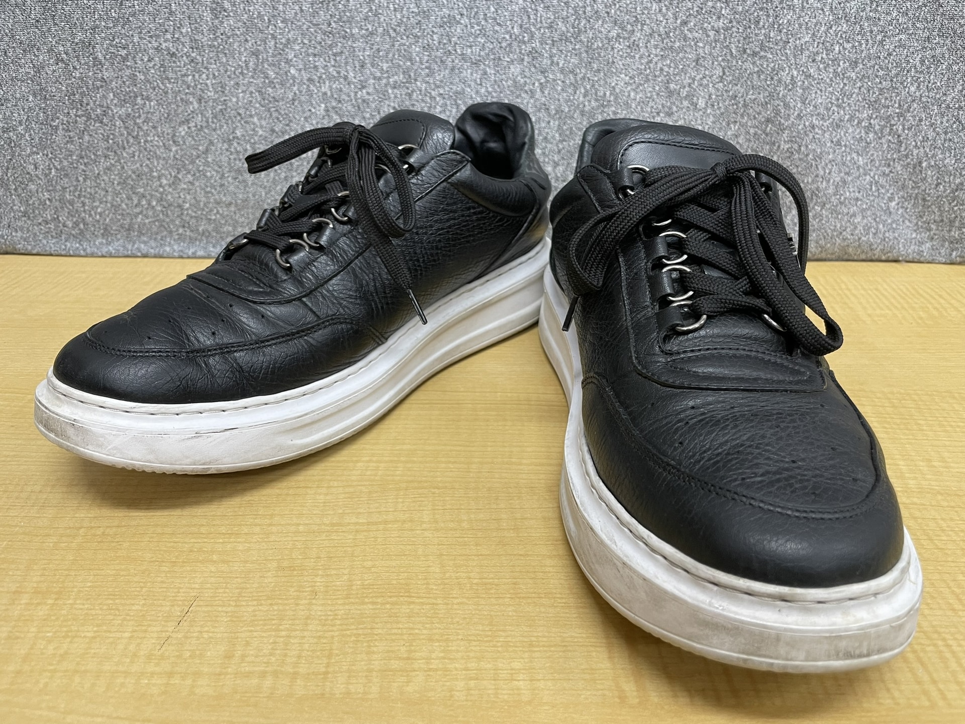 LOUIS VUITTON ビバリーヒルズラインレザースニーカー