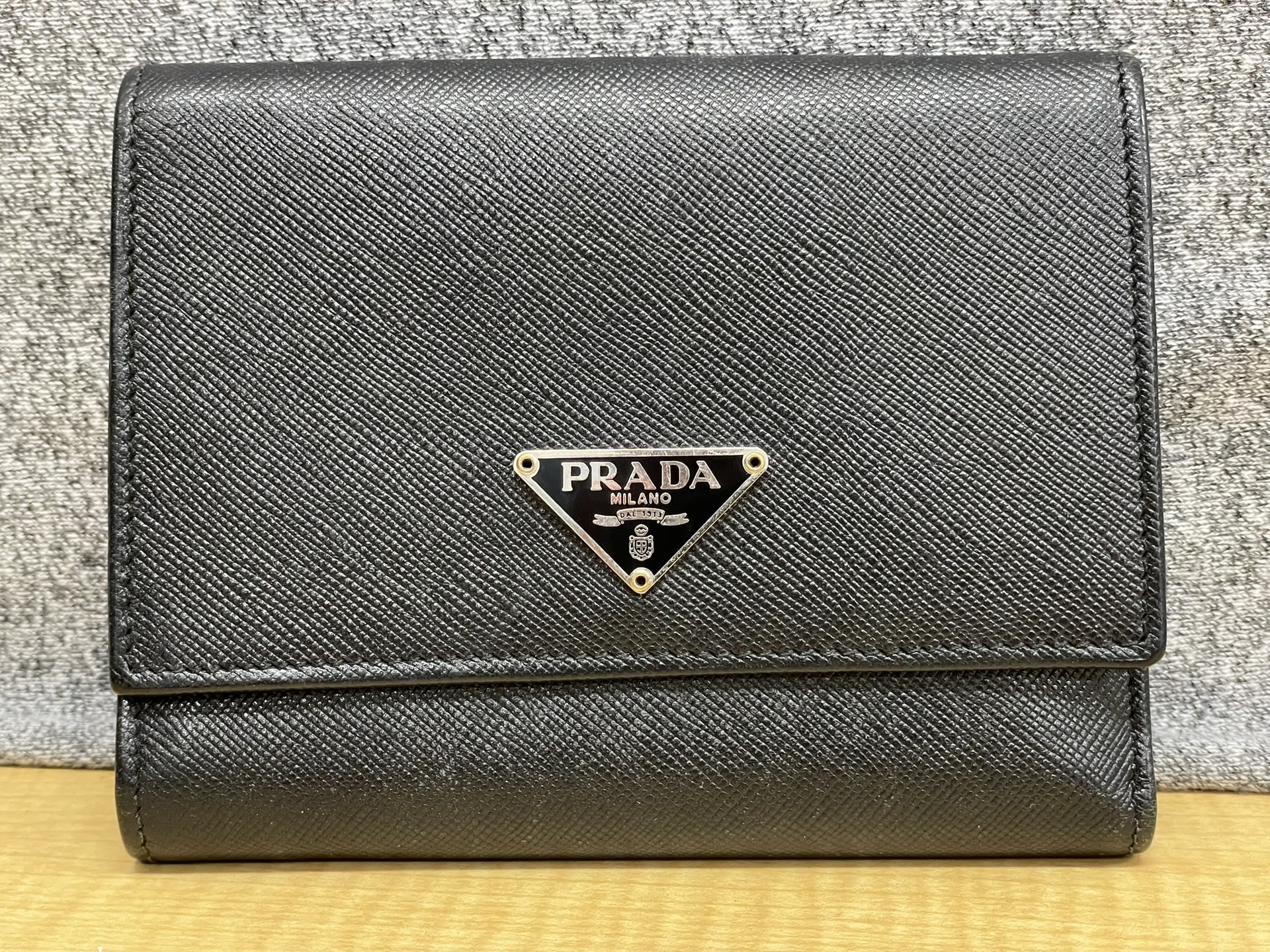 PRADA サフィアーノレザー 三つ折り財布 PRADA サフィアーノレザー三 