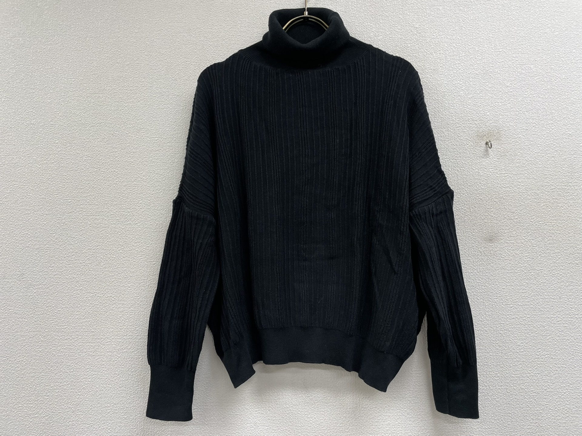 NARU ランダムリブタートルニットドロップショルダー