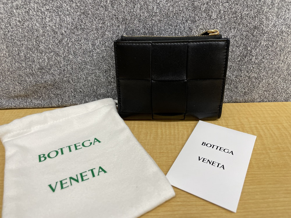 BOTTEGA VENETA スモール カセット 二つ折りファスナーウォレット
