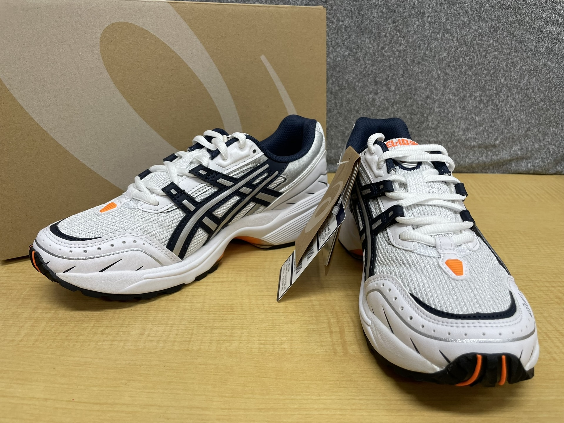 asics 1022A215-100 GEL-1090
