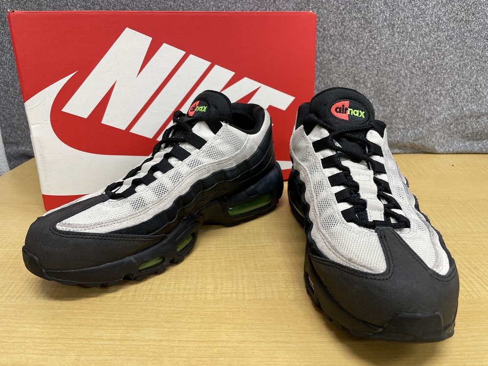 NIKE AT9865-004 AIR MAX 95 ESSENTIAL BLACK NEON