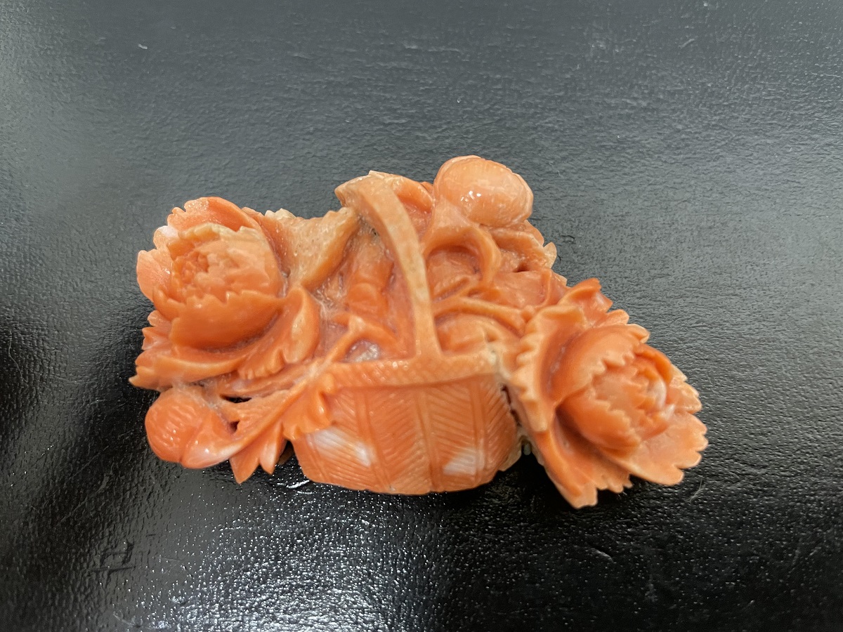 珊瑚銀台帯留め
