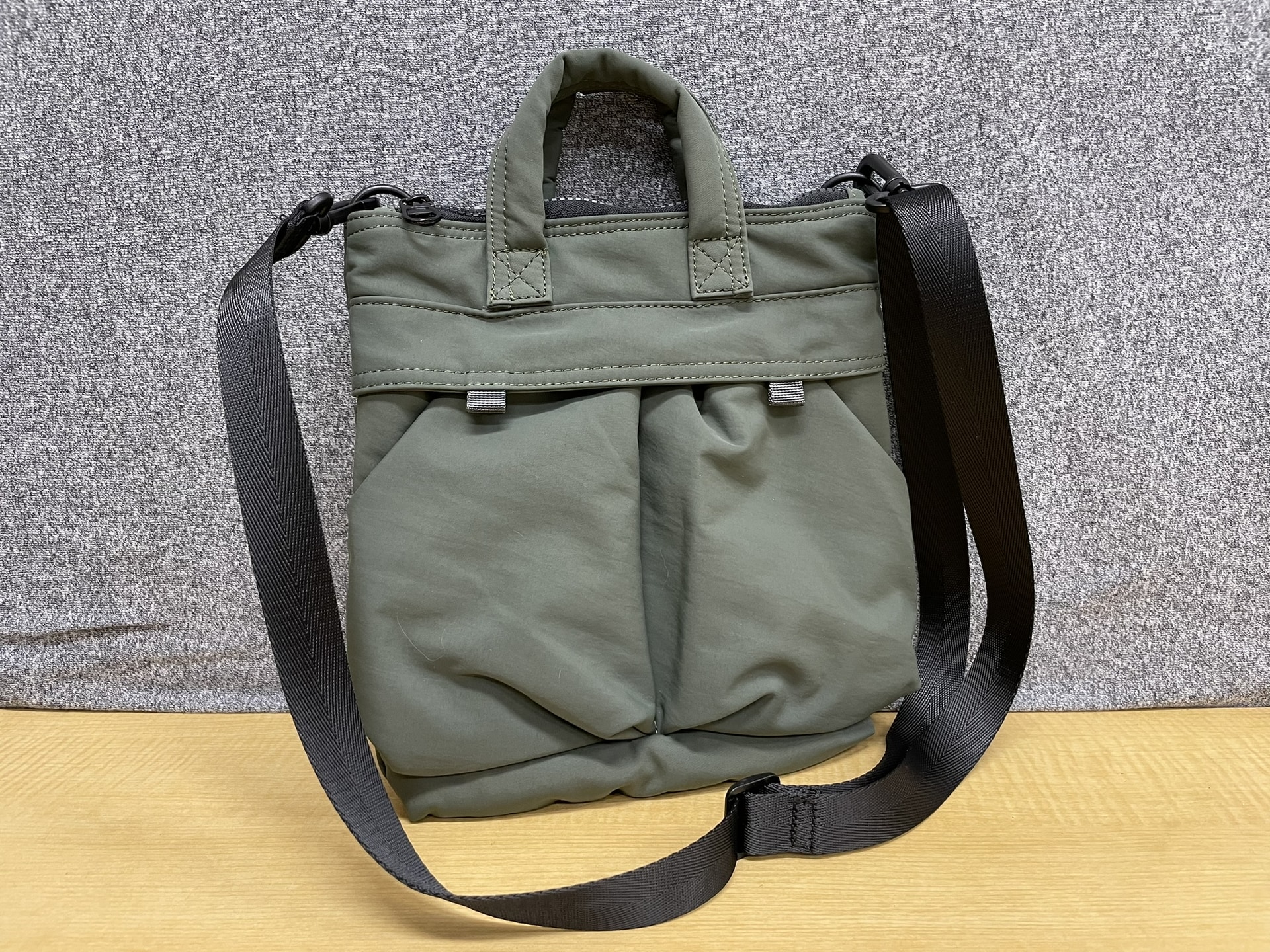 nugu POIK ミニマルチポケットクロスバッグ