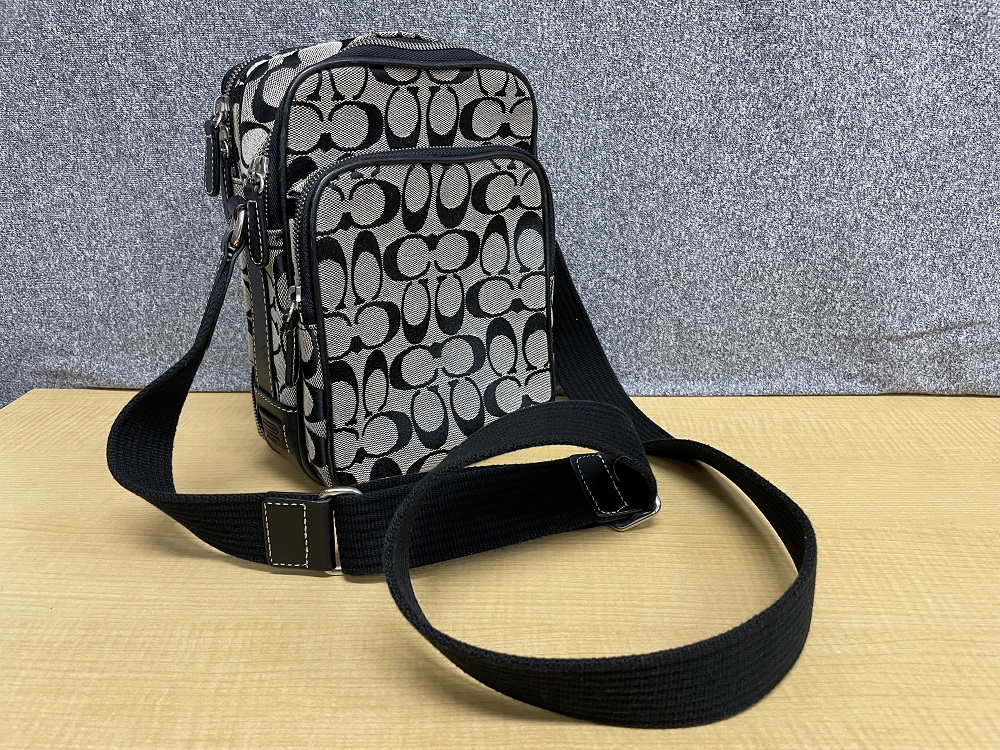 COACH 4270 シグネチャーインターナショナルショルダーバッグ