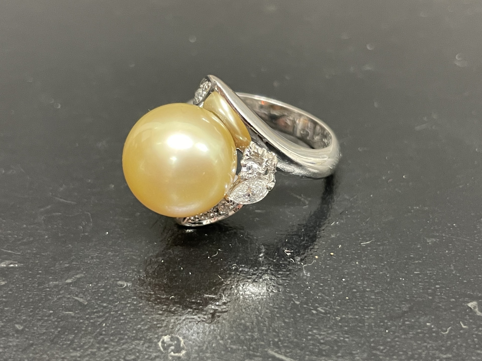 プラチナリング ダイヤ0.34ct パール11mm玉