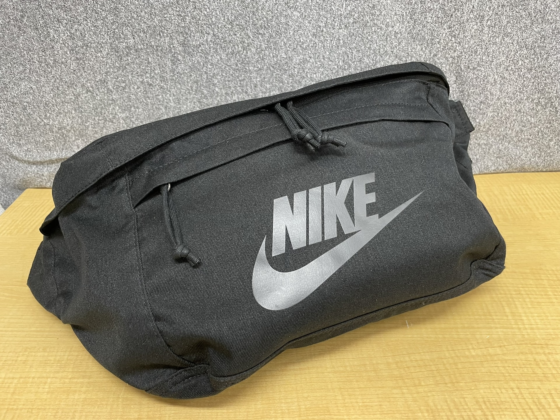 NIKE BA5751-010 TECH HIP PACK