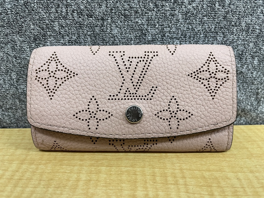 LOUIS VUITTON M64056 マヒナ ミュルティクレ4 マグノリア