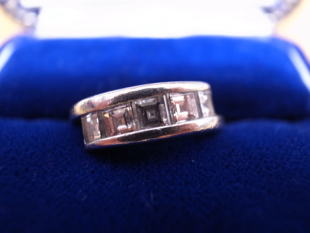 プラチナダイヤ一文字リング　ダイヤモンド1.074ct