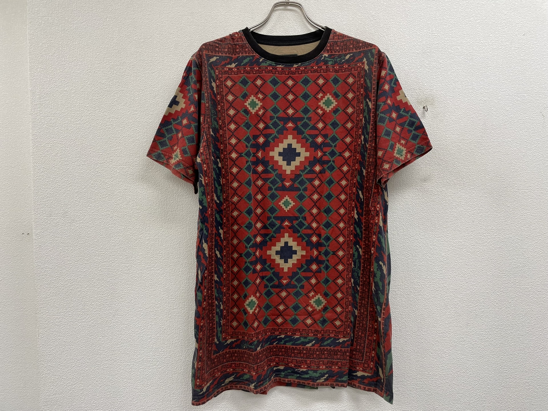 maharishi 総柄プリントTシャツ