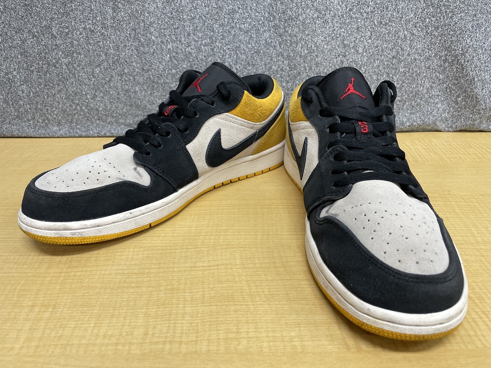 NIKE 553558-127 AIR JORDAN 1 LOW Sail University Gold Black