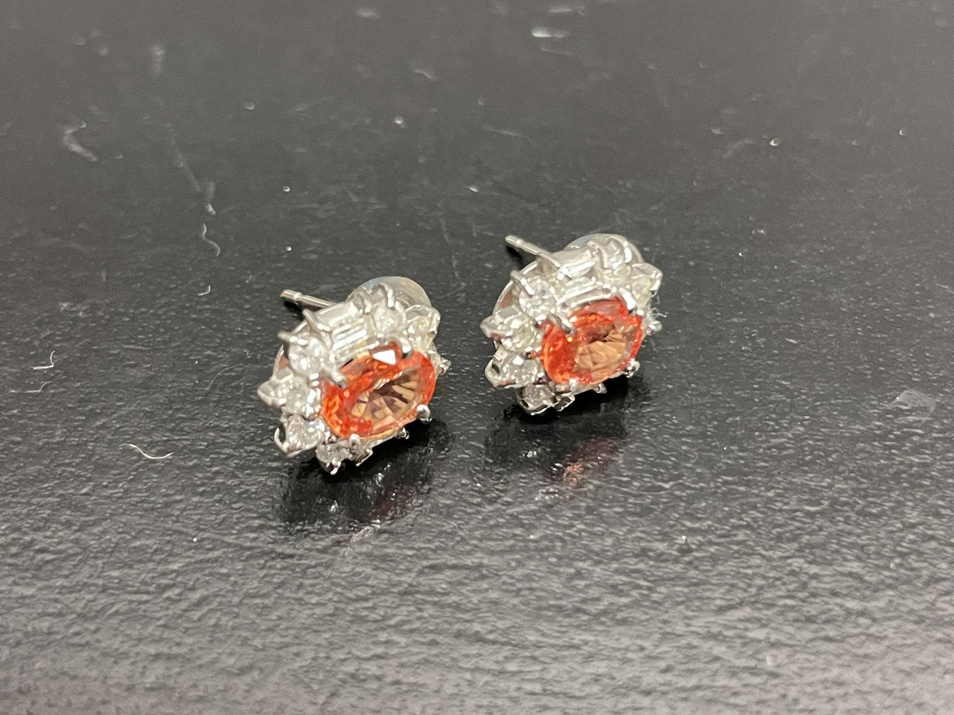 プラチナデザインピアス パパラチアサファイア0.614-0.59ct ダイヤ0.31-0.31ct