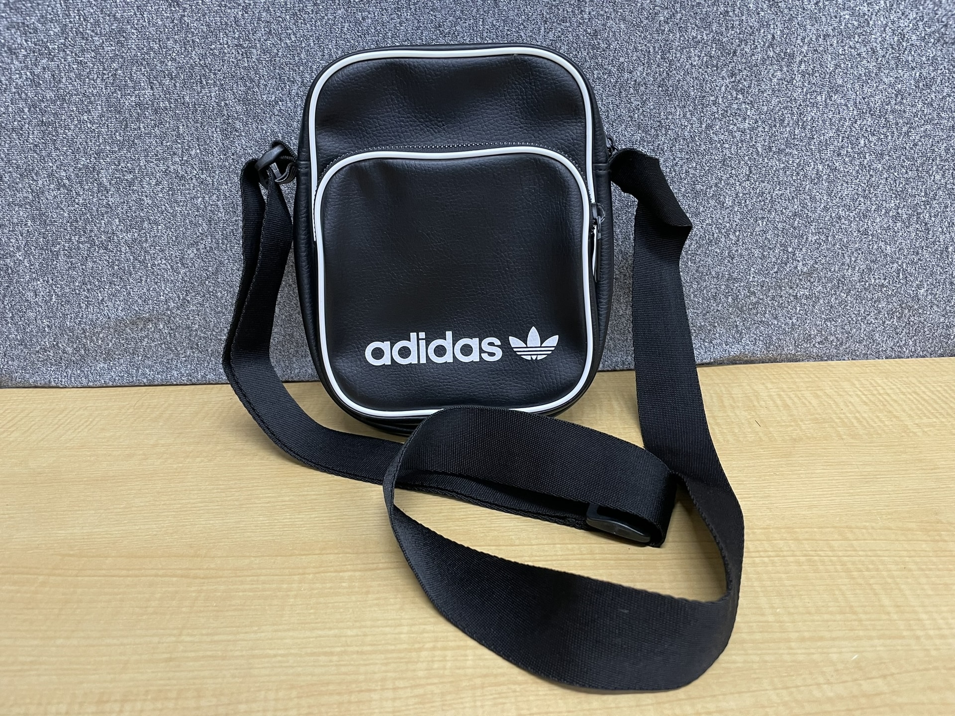 adidas GD4782  U VINT MINI BAG