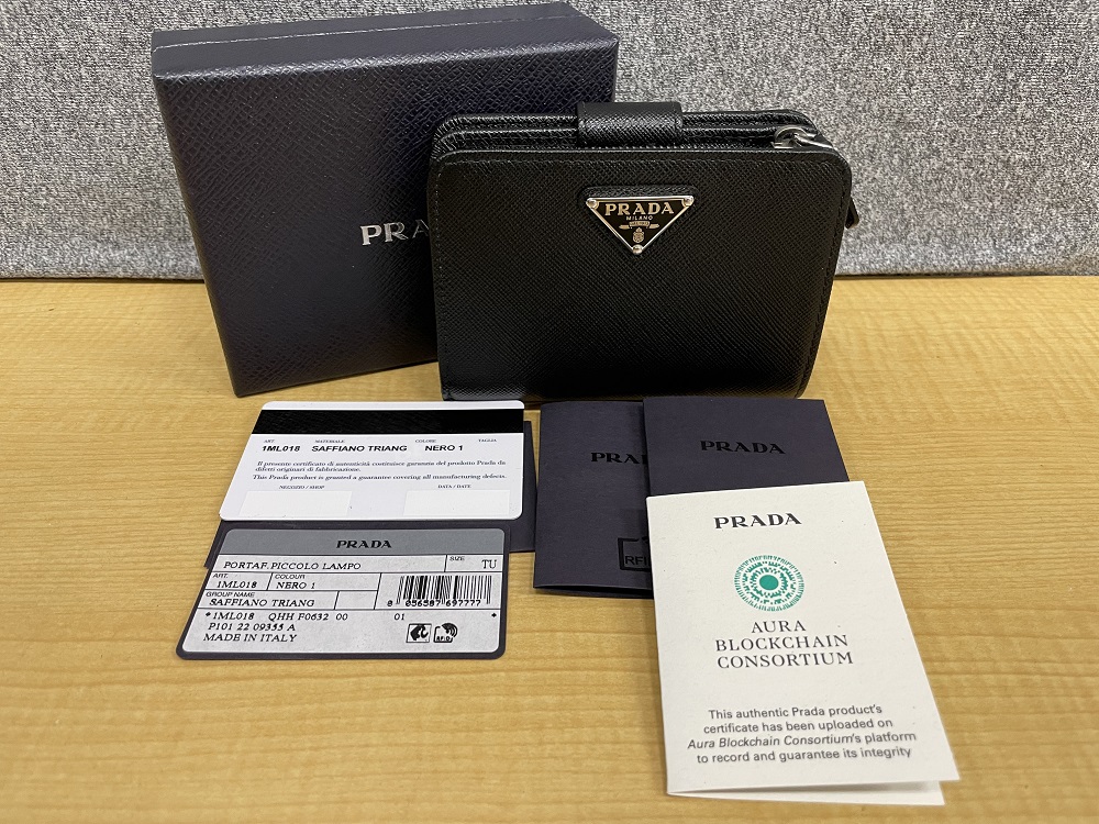 PRADA 1ML018 サフィアーノレザートライアングルタグ二つ折り財布