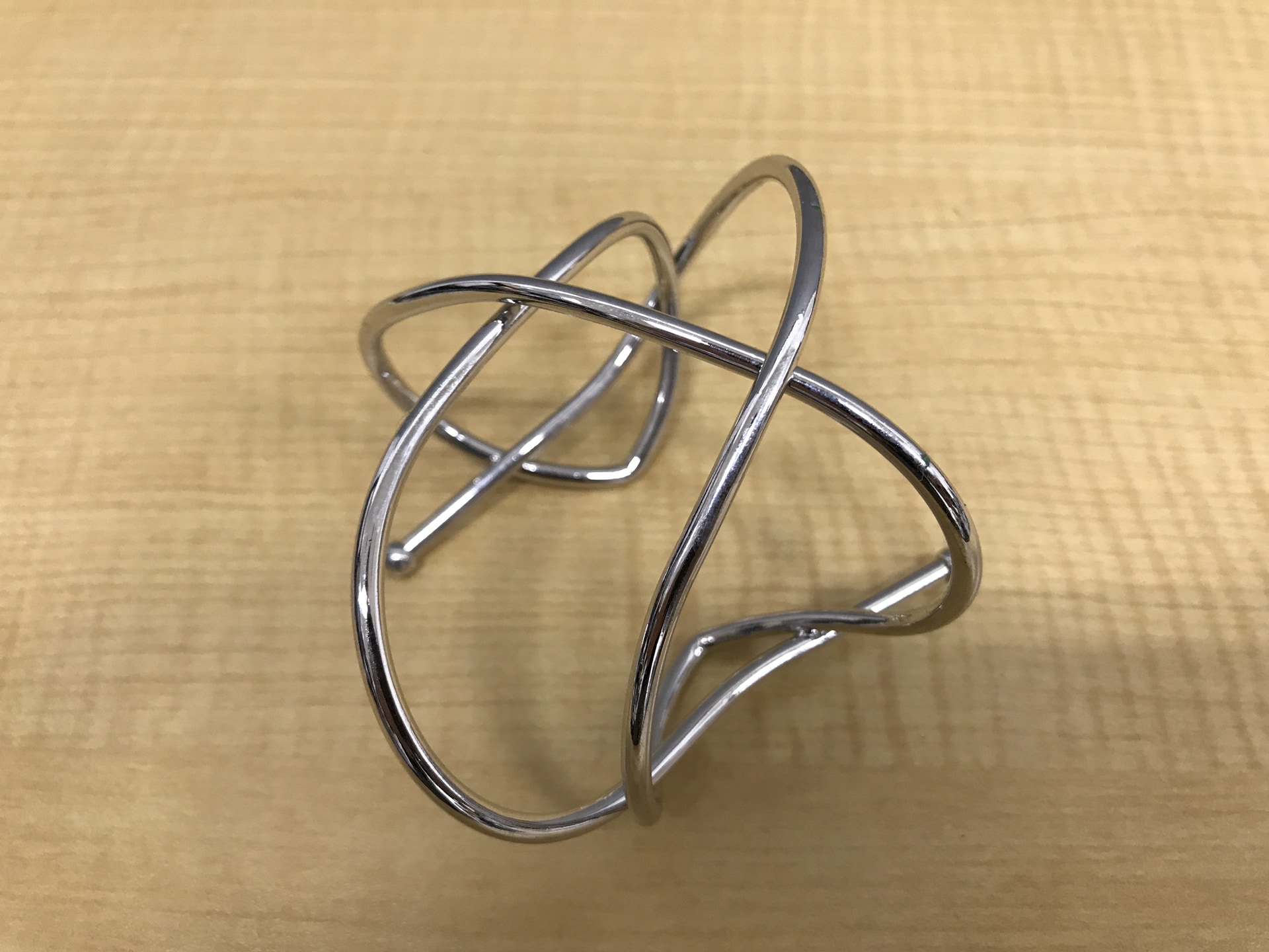 JUEMI Crooked Bangle