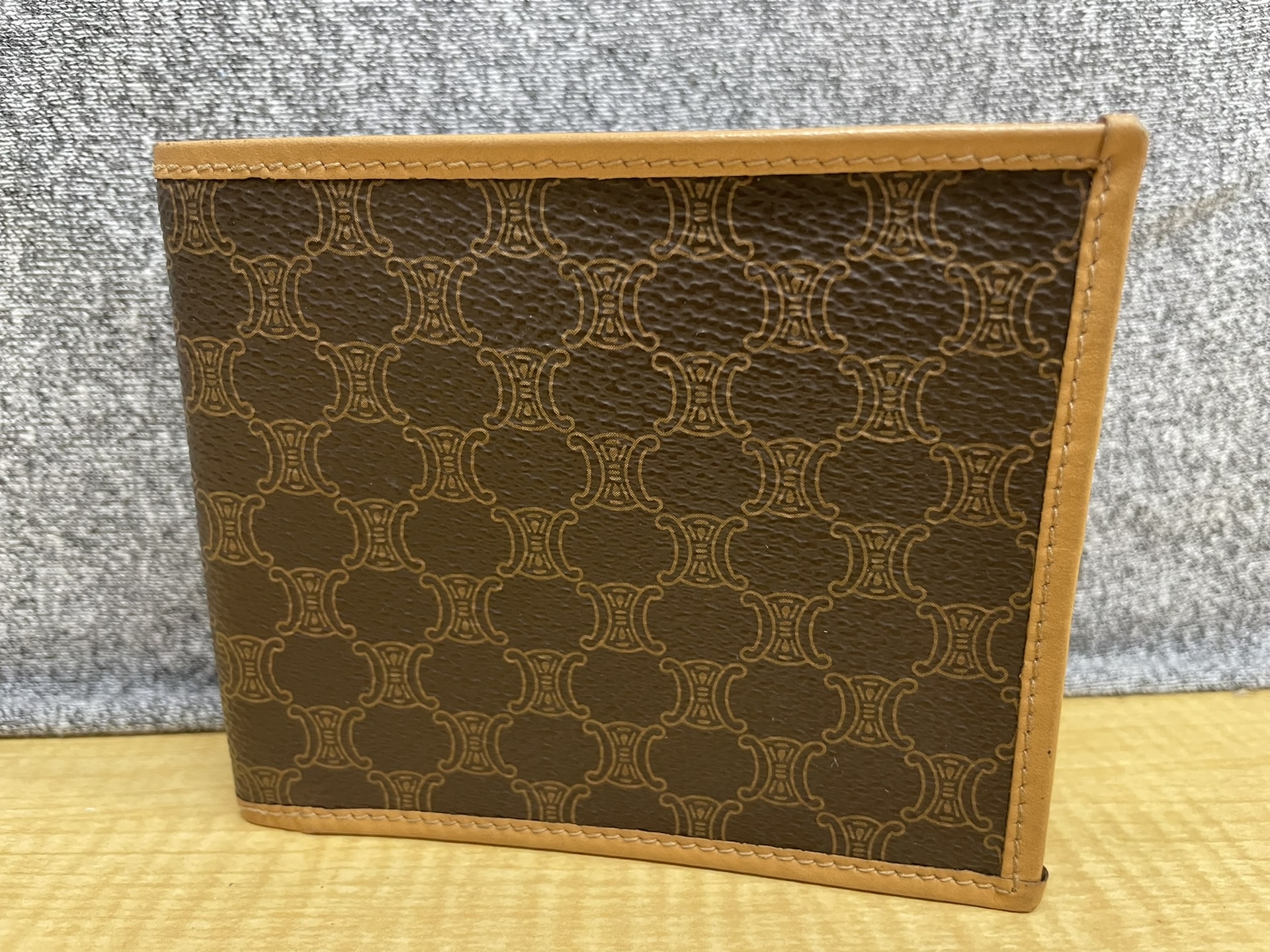 CELINE M12 マガダム柄二つ折り財布