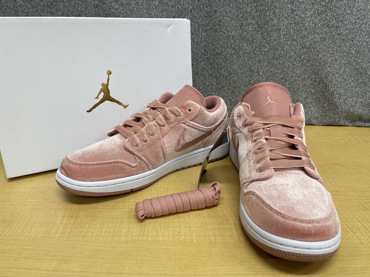 NIKE DQ8396-600 WMNS AIR JORDAN 1 LOW SE Pink Velvet