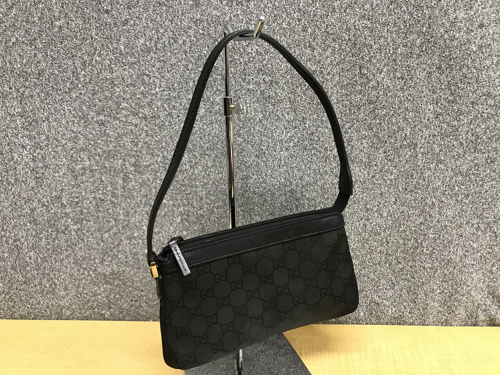 GUCCI 272381 GGキャンバスアクセサリーポーチ