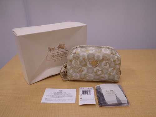 COACH 46539 ウェイバリー ハートスモールコスメティックポーチ