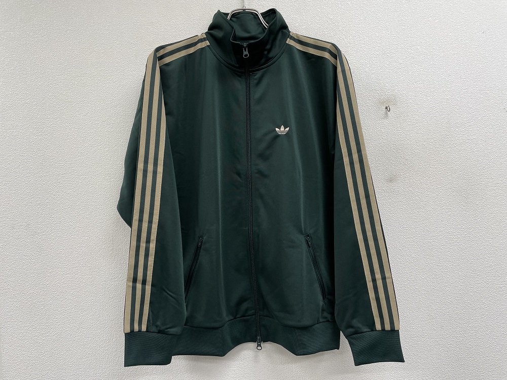 adidas IN1001 ジェンダーニュートラル トラックジャケット