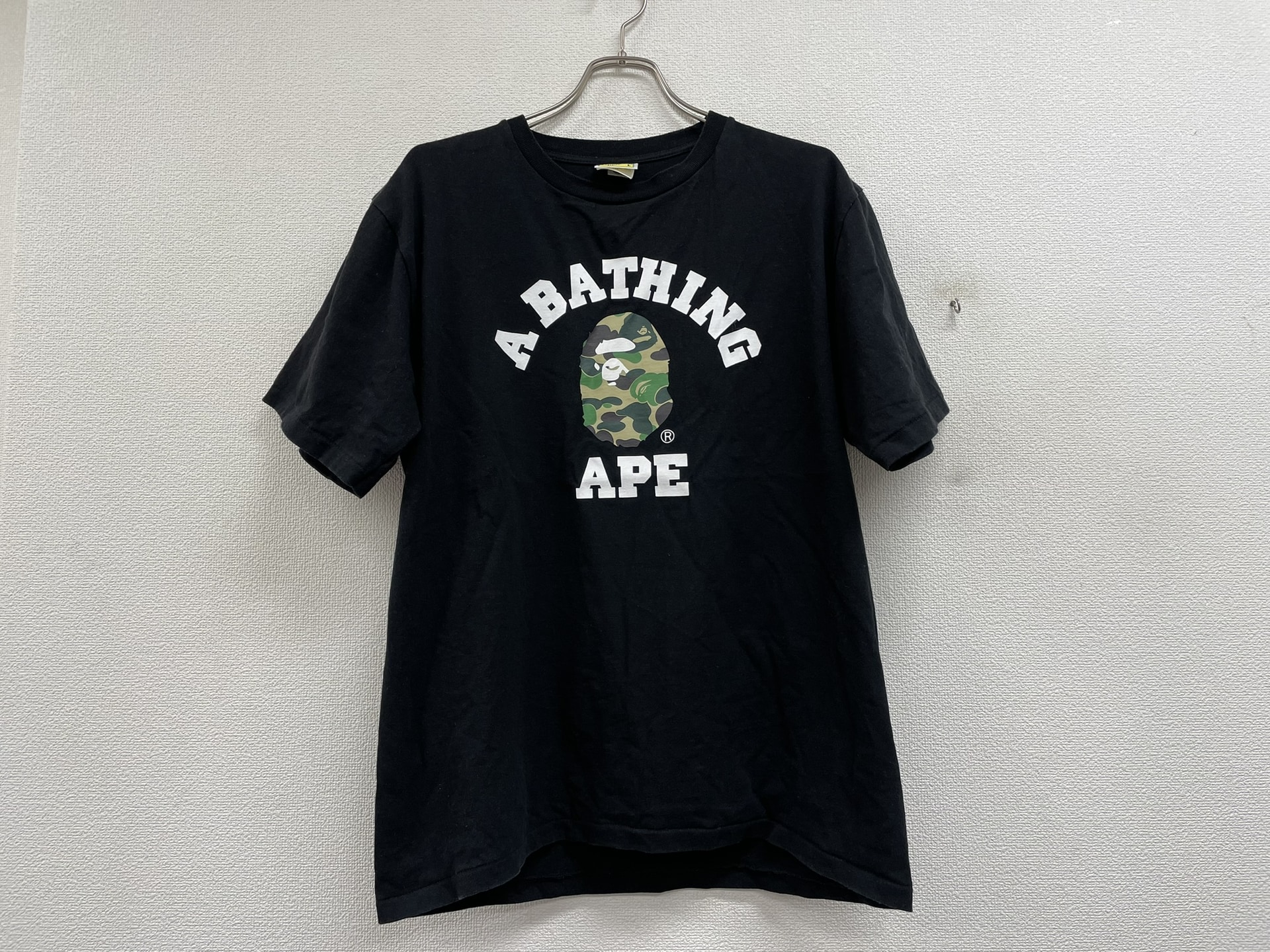 A BATHING APE カレッジロゴカモTシャツ