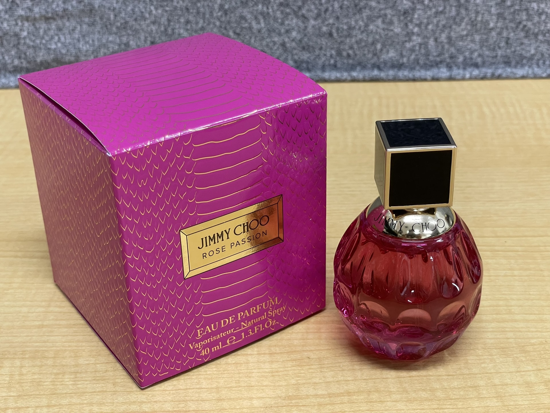 JIMMY CHOOローズパッション オードパルファム 40ml